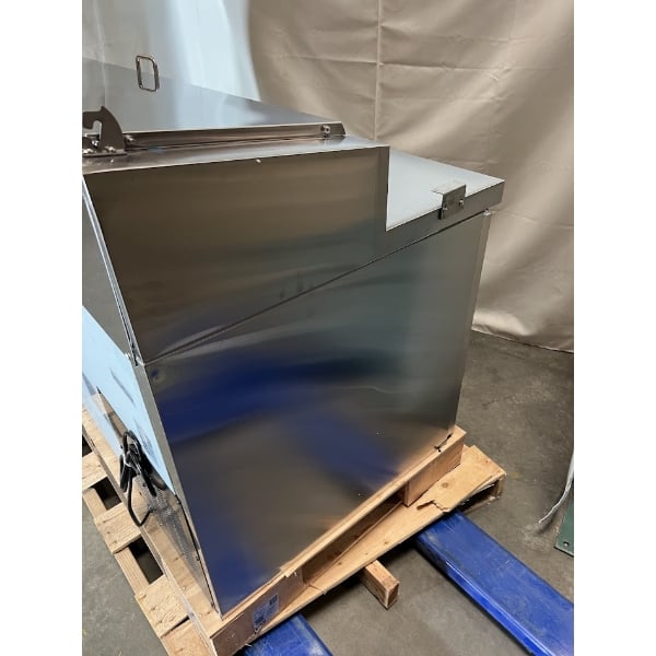 Scratch and Dent Avantco SSPPT-260 60" 2 Door Refrigerated Pizza Prep Table