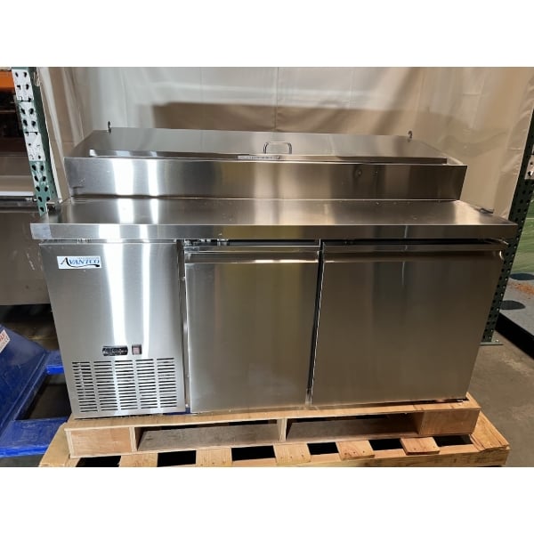 Scratch and Dent Avantco SSPPT-260 60" 2 Door Refrigerated Pizza Prep Table