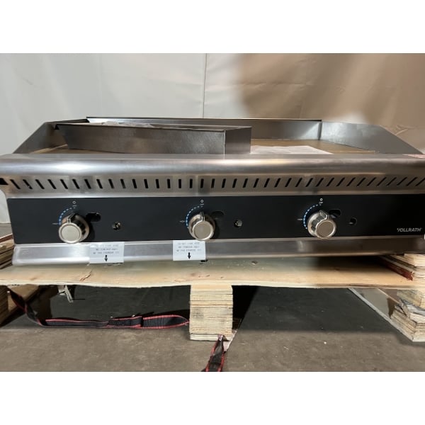 Scratch and Dent Vollrath GGMDM-36 36" Medium-Duty Countertop Griddle with Manual Controls - 84,000 BTU