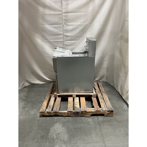 Scratch and Dent Avantco EF40-208-1 40 lb. Electric Floor Fryer - 208V, 1 Phase