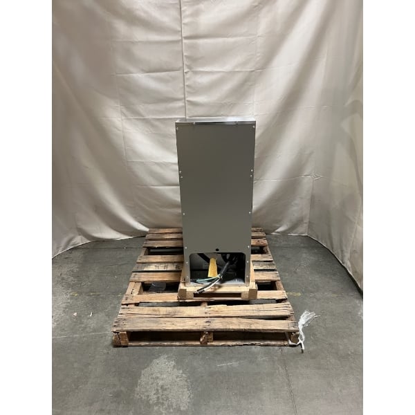 Scratch and Dent Avantco EF40-208-1 40 lb. Electric Floor Fryer - 208V, 1 Phase