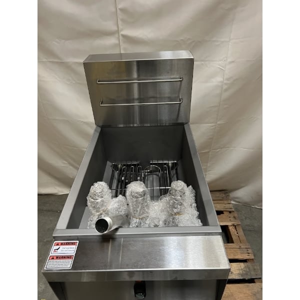 Scratch and Dent Avantco EF40-208-1 40 lb. Electric Floor Fryer - 208V, 1 Phase