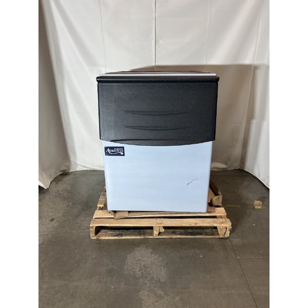 Scratch and Dent Avantco Ice BIN27530 30" Ice Storage Bin - 375 lb.