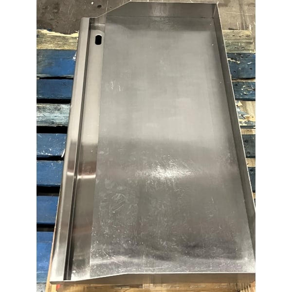 Scratch and Dent Avantco EG36N 36" Electric Countertop Griddle - 208/240V, 7.4 kW-10 kW