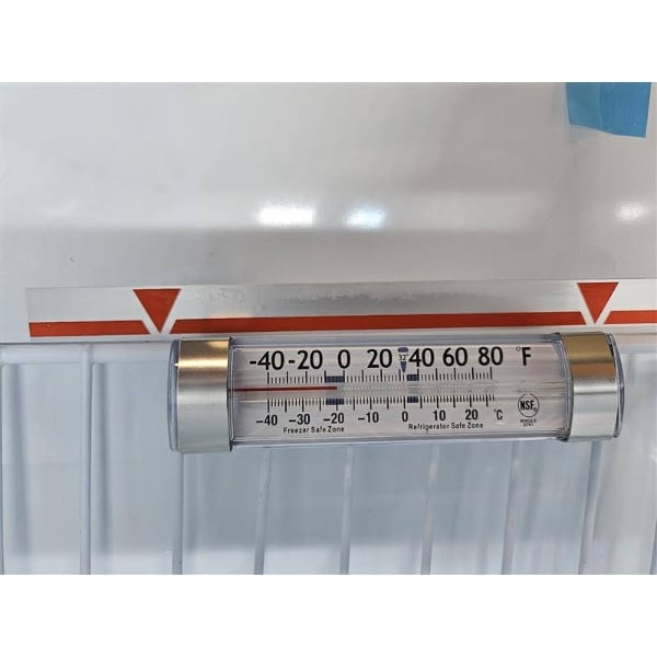 Scratch and Dent Avantco DFC6-HCL 26 3/16" Customizable Curved Top Display Ice Cream Freezer
