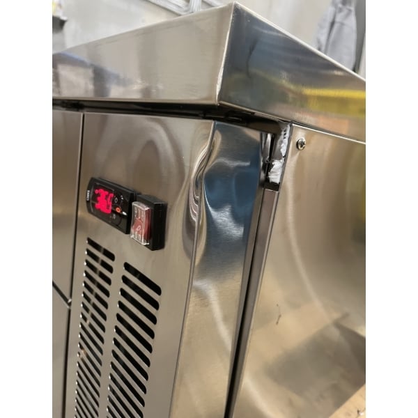 Scratch and Dent Avantco CBE-48-HC 48" 2 Drawer Refrigerated Chef Base
