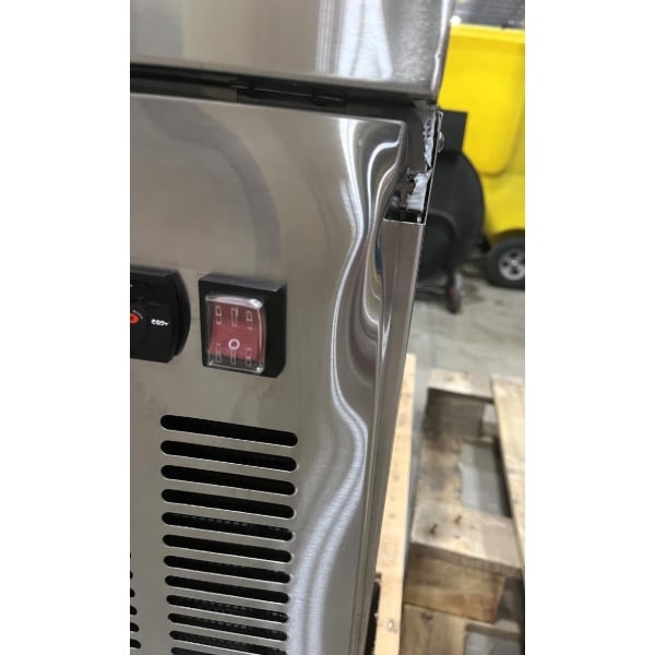 Scratch and Dent Avantco CBE-48-HC 48" 2 Drawer Refrigerated Chef Base