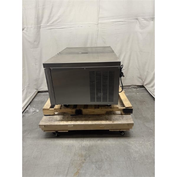 Scratch and Dent Avantco CBE-48-HC 48" 2 Drawer Refrigerated Chef Base