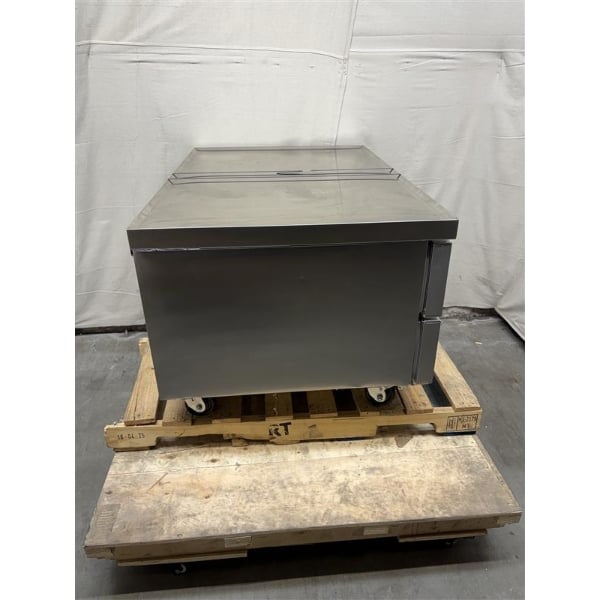 Scratch and Dent Avantco CBE-48-HC 48" 2 Drawer Refrigerated Chef Base