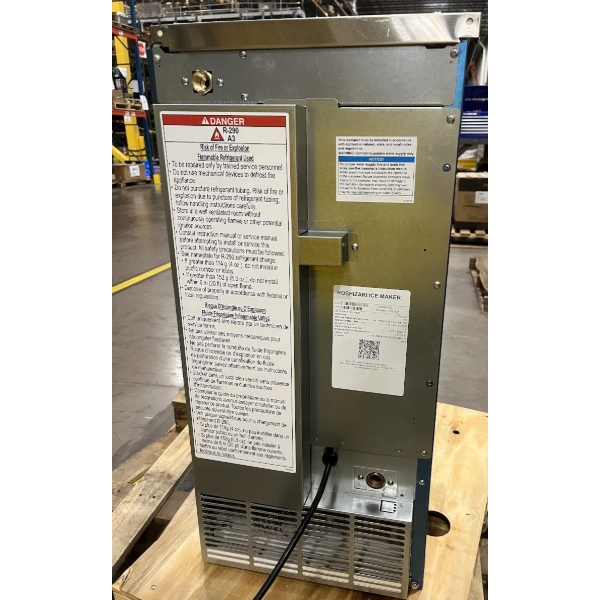 Scratch and Dent Hoshizaki C-80BAK-AD 14 7/8" ADA Compliant Air-Cooled Undercounter Cubelet Ice Machine with 27 lb. Storage - 92 lb., 115V