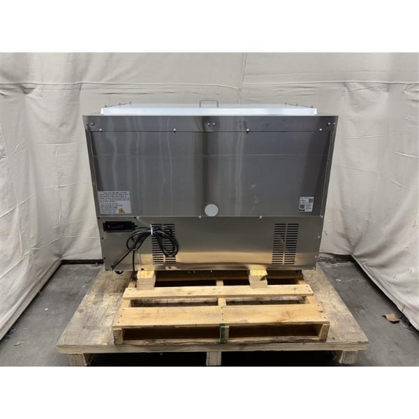 Scratch and Dent Avantco SS-CFT-48-HC 48" Stainless Steel Refrigerated Salad Bar / Cold Food Table