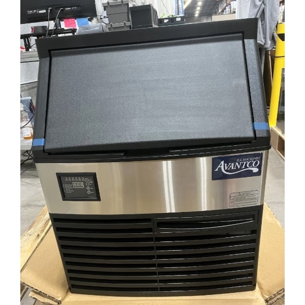 Scratch and Dent Avantco Ice UC-F-160-A 26" Air-Cooled Undercounter Full Cube Ice Machine with 80 lb. Storage Bin - 152 lb., 115V