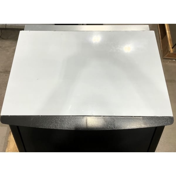 Scratch and Dent Avantco Ice UC-F-160-A 26" Air-Cooled Undercounter Full Cube Ice Machine with 80 lb. Storage Bin - 152 lb., 115V