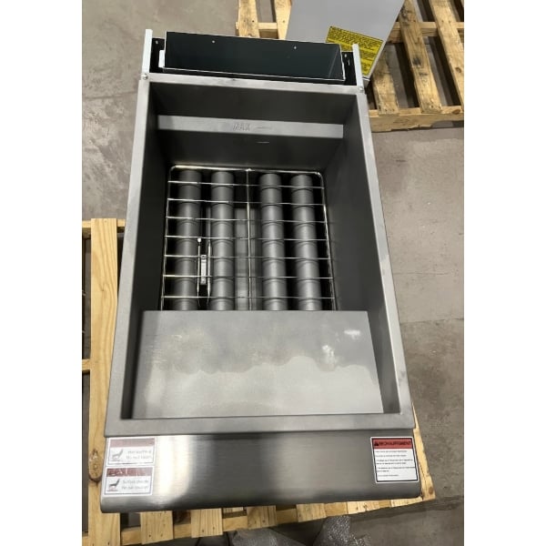 Scratch and Dent Avantco F4-ES-N 45-50 lb. Natural Gas Stainless Steel Floor Fryer - 85,000 BTU
