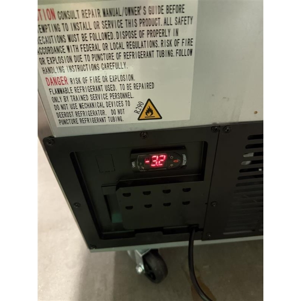 Scratch and Dent Avantco SS-UC-36F-HC 36" Undercounter Freezer
