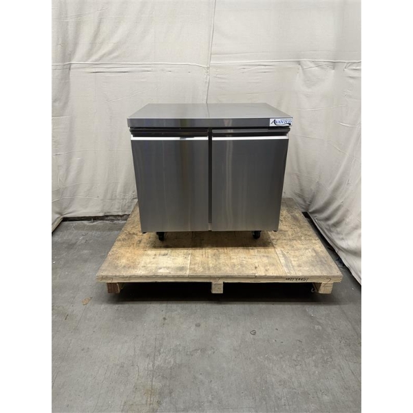 Scratch and Dent Avantco SS-UC-36F-HC 36" Undercounter Freezer