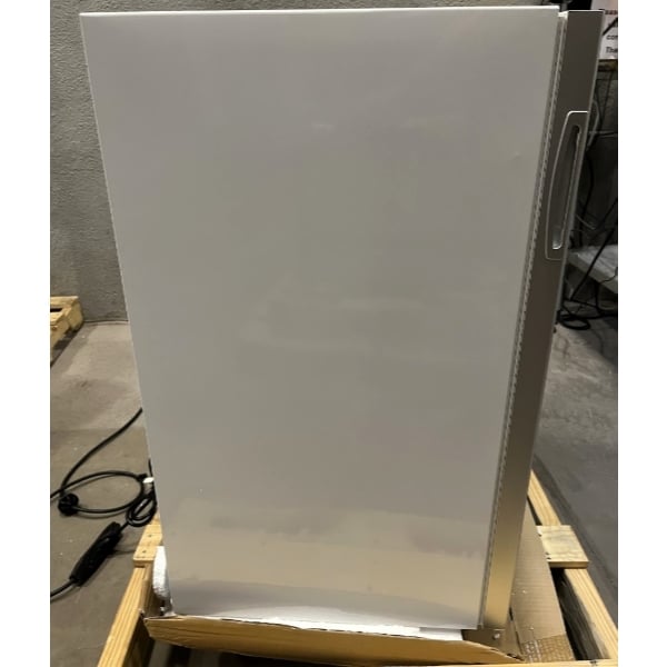 Scratch and Dent Avantco CFM3 White Customizable Countertop Display Freezer with Swing Door
