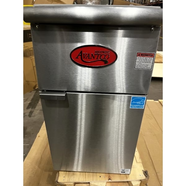 Scratch and Dent Avantco F4-ES-P 45-50 lb. Liquid Propane Stainless Steel Floor Fryer - 85,000 BTU