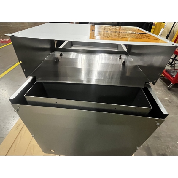Scratch and Dent Avantco F4-ES-P 45-50 lb. Liquid Propane Stainless Steel Floor Fryer - 85,000 BTU