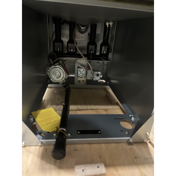 Scratch and Dent Avantco F4-ES-P 45-50 lb. Liquid Propane Stainless Steel Floor Fryer - 85,000 BTU