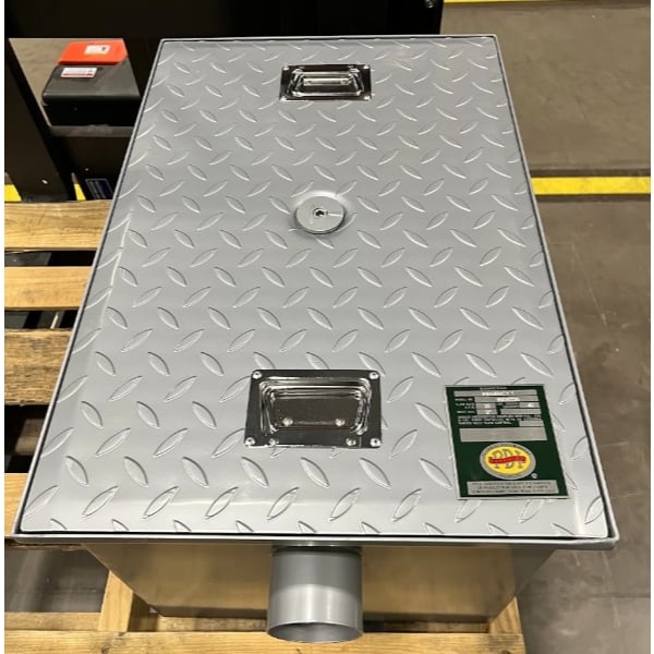 Scratch and Dent Regency 40 lb. 20 GPM Grease Trap with 3" Non-Threaded Connections - PDI Certified