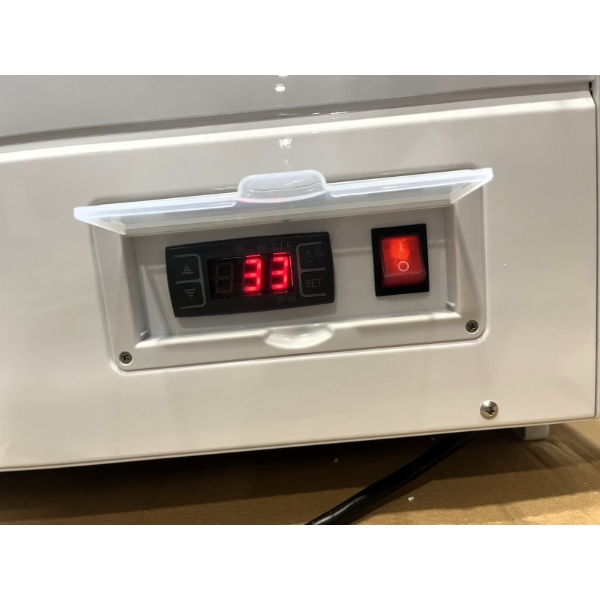 Scratch and Dent Avantco BCSS-60-HC 60" White Self-Serve Refrigerated Countertop Bakery Display Case with LED Lighting