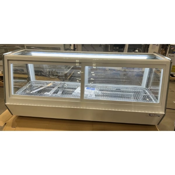 Scratch and Dent Avantco BCSS-60-HC 60" White Self-Serve Refrigerated Countertop Bakery Display Case with LED Lighting