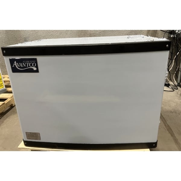 Scratch and Dent Avantco Ice MC-F-430-A 30" Air-Cooled Modular Full Cube Ice Machine - 397 lb., 115V