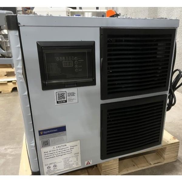 Scratch and Dent Avantco Ice MC-F-430-A 30" Air-Cooled Modular Full Cube Ice Machine - 397 lb., 115V