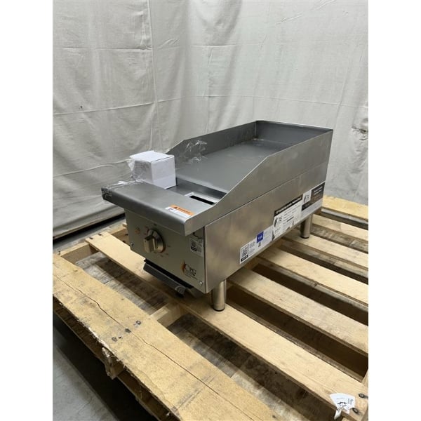 Scratch and Dent Cooking Performance Group G-CPG-12-M 12" Electric Countertop Griddle - 3 kW / 4 kW, 208 / 240V
