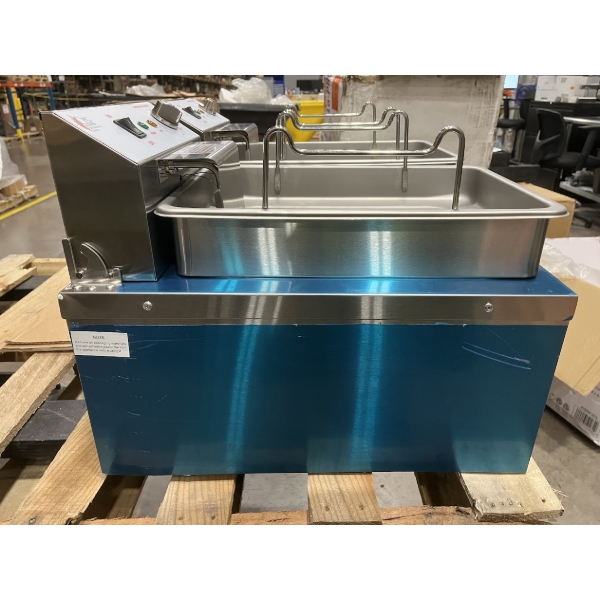 Scratch and Dent Cooking Performance Group EF302 30 lb. Dual Tank Heavy-Duty Electric Countertop Fryer - 208/240V, 8400/11,000W