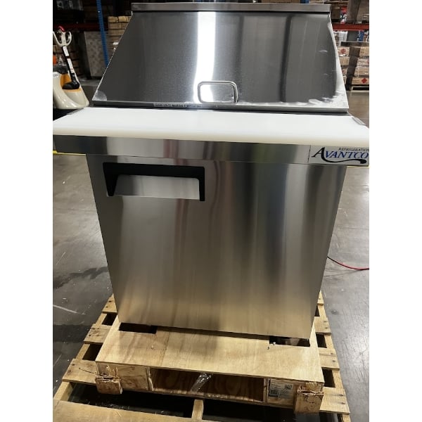 Scratch and Dent Avantco APT-27M-HC 28" 1 Door Mega Top Refrigerated Sandwich Prep Table