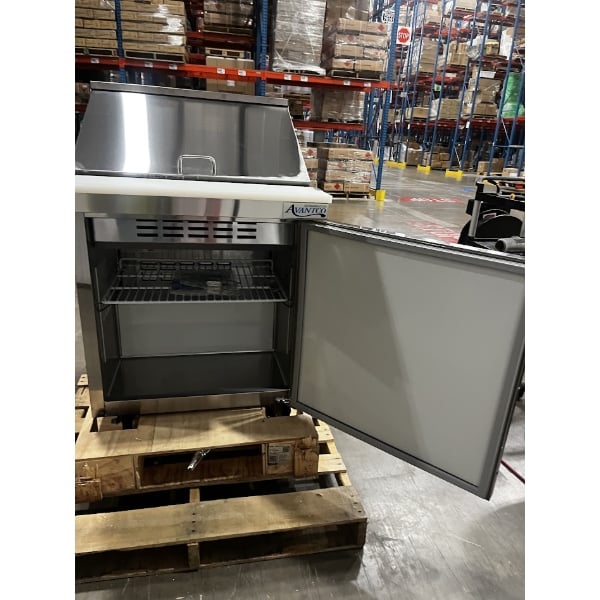 Scratch and Dent Avantco APT-27M-HC 28" 1 Door Mega Top Refrigerated Sandwich Prep Table