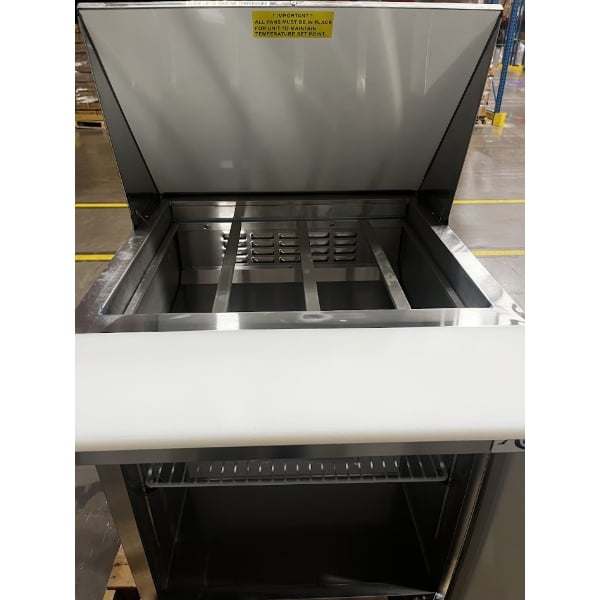 Scratch and Dent Avantco APT-27M-HC 28" 1 Door Mega Top Refrigerated Sandwich Prep Table