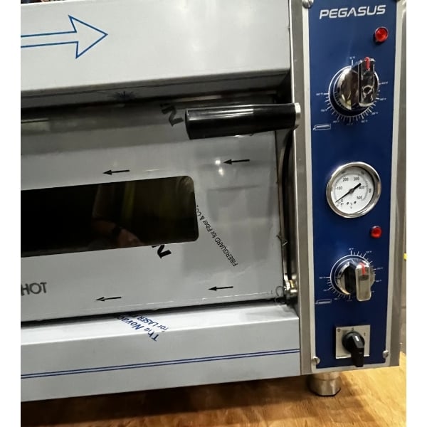 Scratch and Dent Pegasus MS38E-1 Melstone Series 38" Electric Single-Deck Countertop Pizza Oven with 27" x 27" Chamber - 7,500W, 208V, 3 Phase