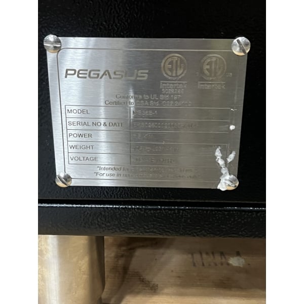 Scratch and Dent Pegasus MS38E-1 Melstone Series 38" Electric Single-Deck Countertop Pizza Oven with 27" x 27" Chamber - 7,500W, 208V, 3 Phase