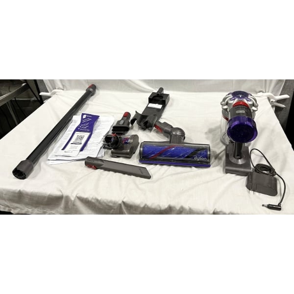Scratch and Dent Dyson V8 400473-01 Cordless Stick Vacuum with Battery, Charger, and Tool Kit