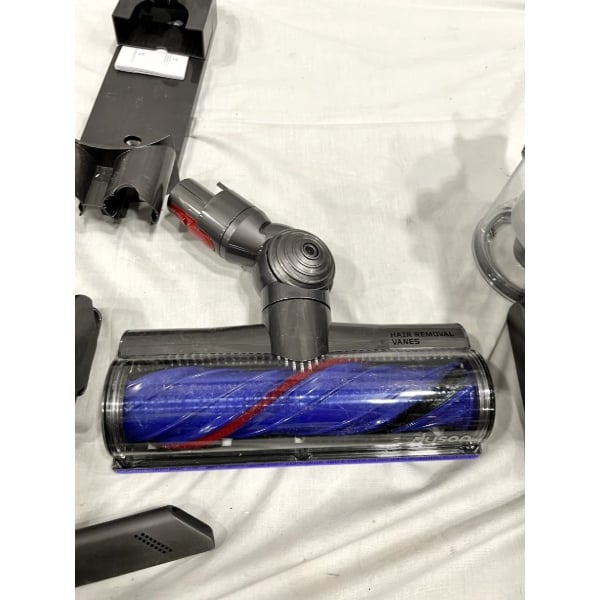 Scratch and Dent Dyson V8 400473-01 Cordless Stick Vacuum with Battery, Charger, and Tool Kit