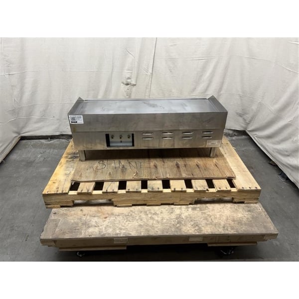 Scratch and Dent Avantco EG36N 36" Electric Countertop Griddle - 208/240V, 7.4 kW-10 kW