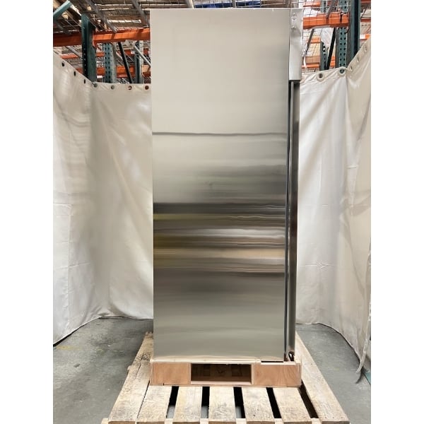 Scratch and Dent Avantco Z1-R-HC 29" Solid Door Stainless Steel Reach-In Refrigerator