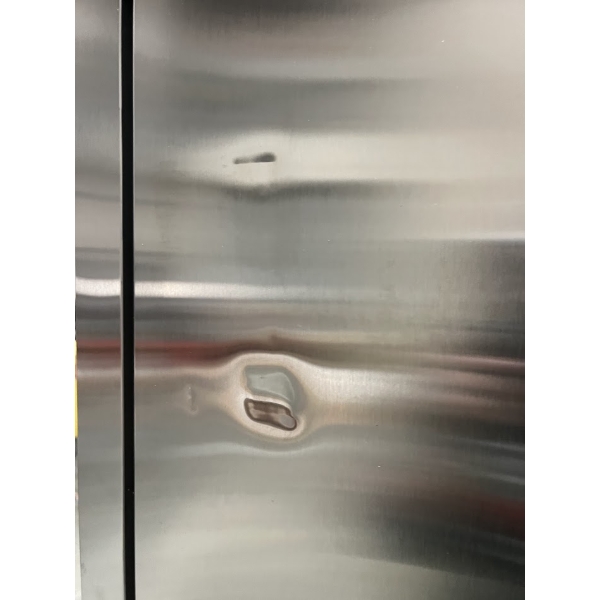 Scratch and Dent Avantco Z1-R-HC 29" Solid Door Stainless Steel Reach-In Refrigerator