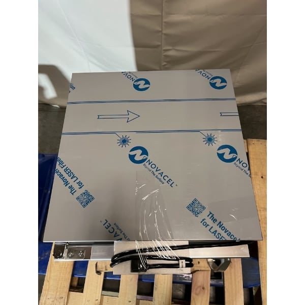 Scratch and Dent Beverage-Air UCR20HC-24-25-23 20" Low Profile Left-Hinged Undercounter Refrigerator