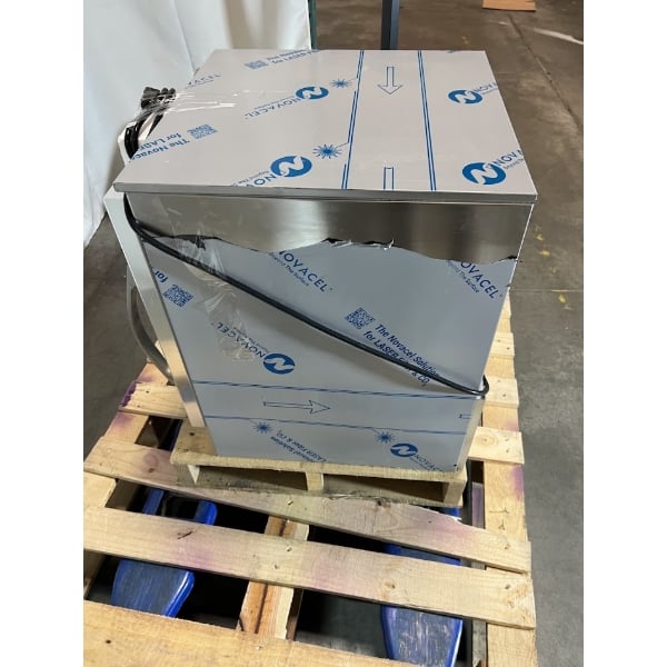 Scratch and Dent Beverage-Air UCR20HC-24-25-23 20" Low Profile Left-Hinged Undercounter Refrigerator