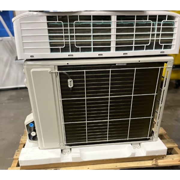 Scratch and Dent MRCOOL DIY 5th Gen Energy Star Series Ductless Mini-Split Inverter Wall-Mount Heat Pump System DIY-12-HP-WM-115D25-O - 115V, 12,000 BTU