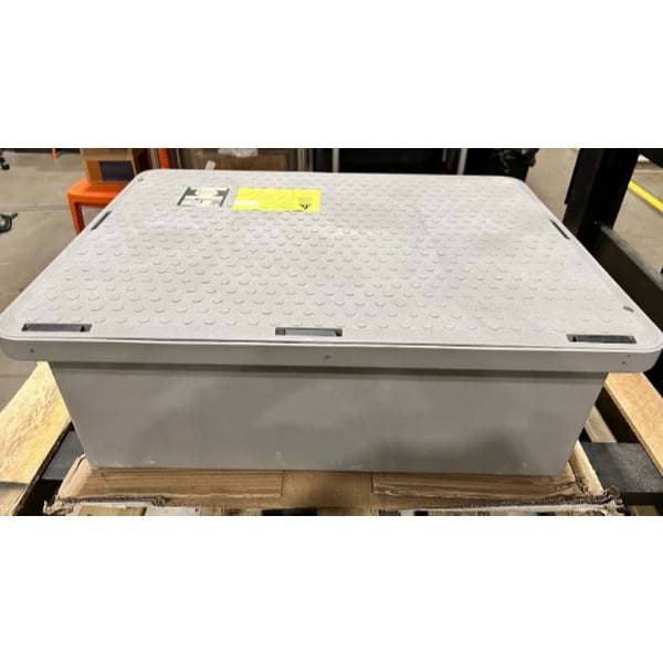 Scratch and Dent Endura 3925A02LO Lo-Pro 50 lb. 25 GPM Low Profile Grease Trap with 2" Hub