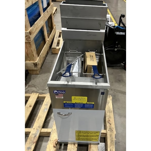Scratch and Dent Pitco® 40D Natural Gas 40-45 lb. Stainless Steel Floor Fryer