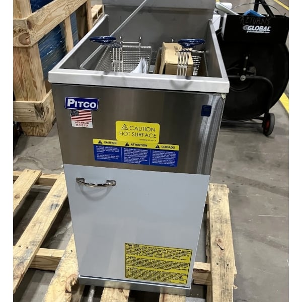 Scratch and Dent Pitco® 40D Natural Gas 40-45 lb. Stainless Steel Floor Fryer