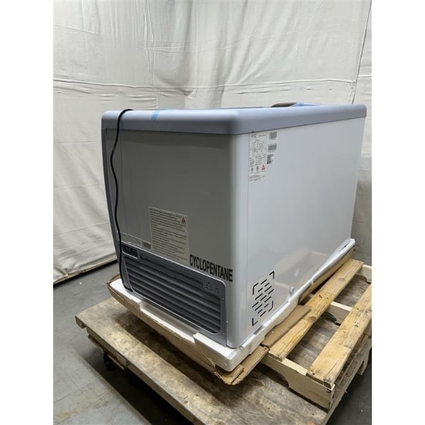 Scratch and Dent Avantco DFF13-HCL 49 5/8" Customizable Flat Top Display Ice Cream Freezer