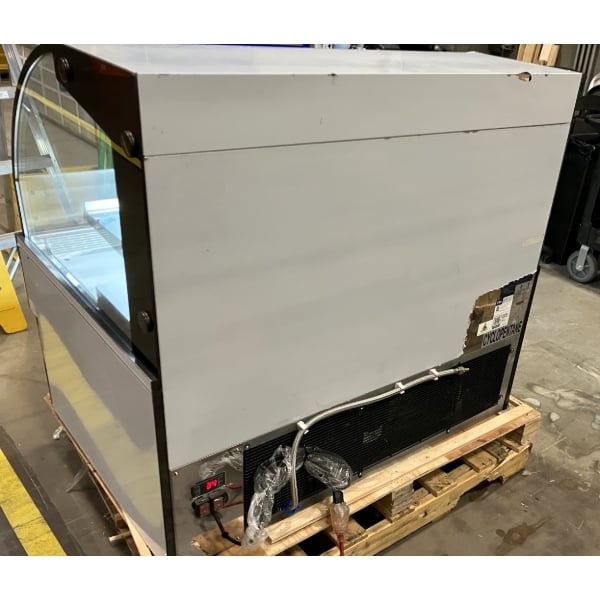 Scratch and Dent Avantco HAC-51-B 47 3/16" Black Horizontal Air Curtain Merchandiser with 1 Shelf and LED Lighting - 115V