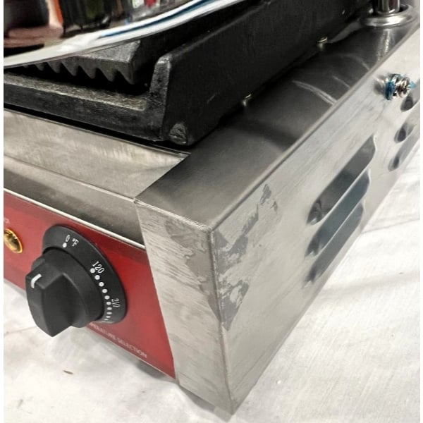 Scratch and Dent Avantco PG400GS Commercial Dual Panini Sandwich Grill with Grooved Top and Smooth Bottom Plates, and 19 5/8" x 9 1/8" Cooking Surface - 120V, 3500W
